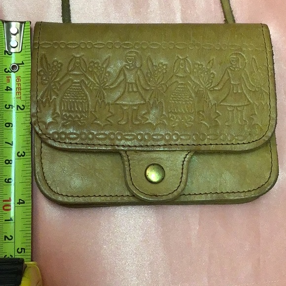 Brazilian🌟artisan made🍮tiny purse, long strap. Beautiful! - Picture 9 of 13